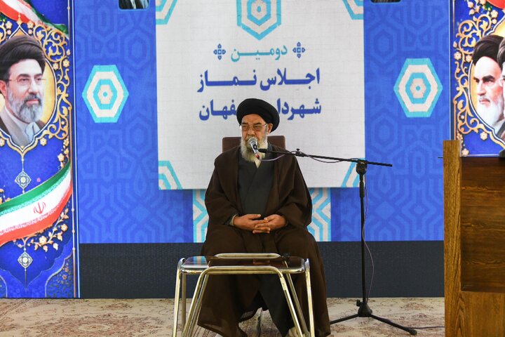مطالبهگری از مسئولان حق قانونی شهروندان است، اما باید با هدف اصلاح و رفع مشکلات باشد نه تخریب
